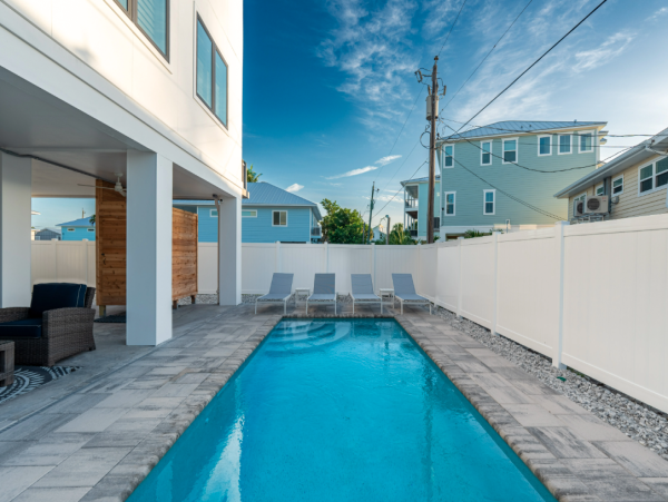 Modern Coastal Beach House - Perfect for Families & Groups